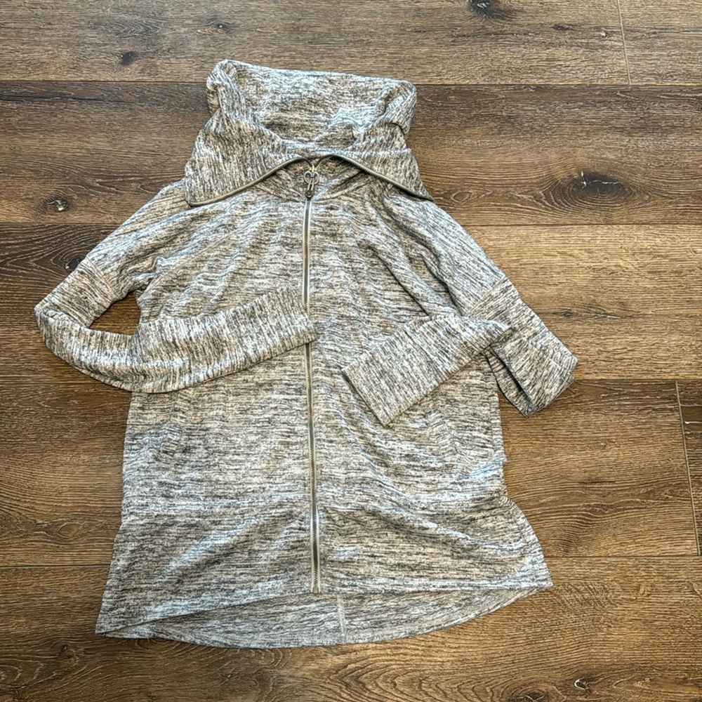 Athleta zip‎ up medium